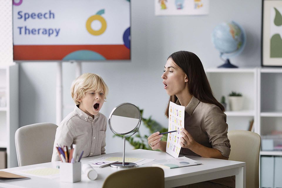 Frühe Sprachförderung durch Logopädie: Mehr Chancen für Kinder im Alltag