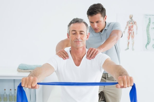 Physiotherapie bei Sportverletzungen: Gezielte Behandlung und Prävention für aktive Menschen